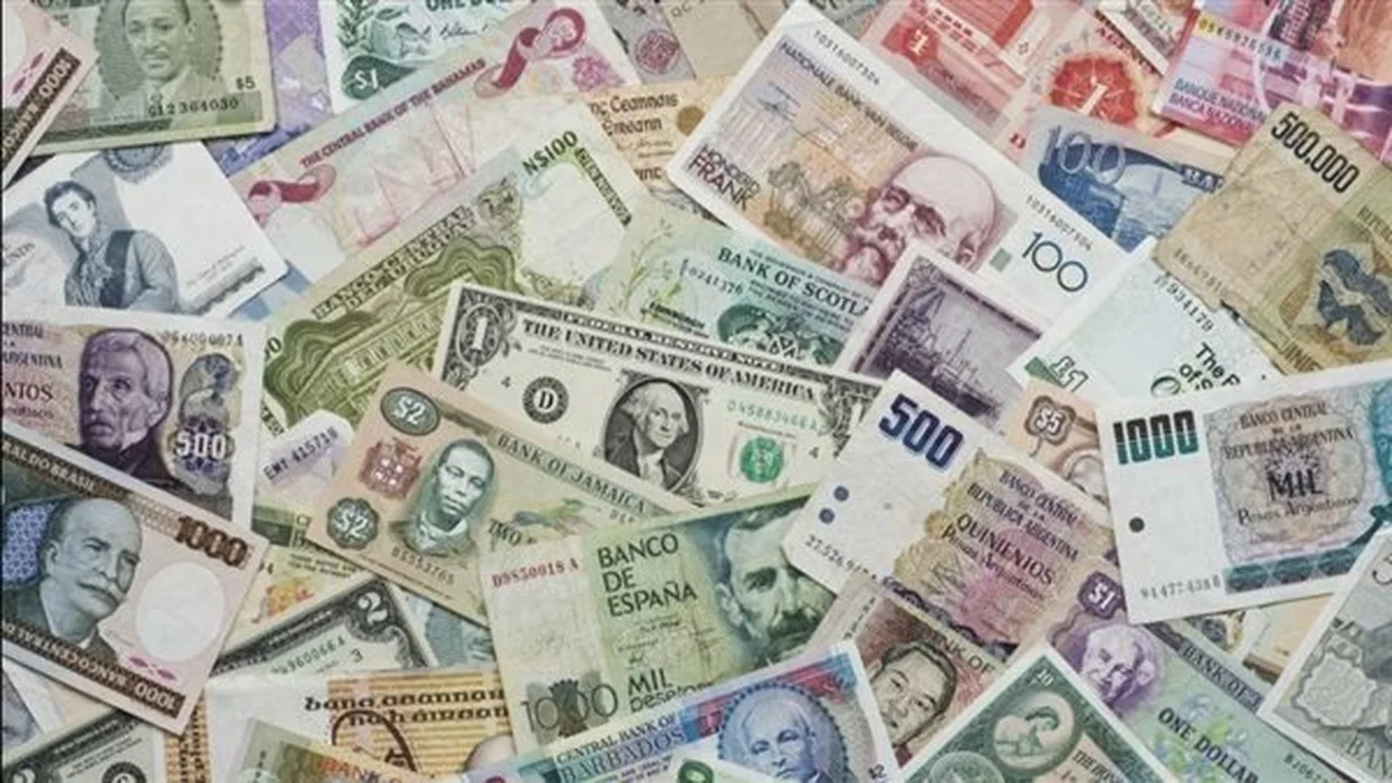 استقرار أسعار الدولار والعملات الأجنبية مقابل الجنيه في تعاملات الأحد المحدودة